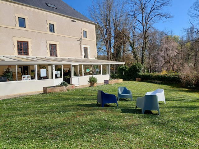 photo de la mfr en extérieur